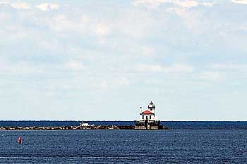1740b_Oswego_West_Pierhead_Lighthouse