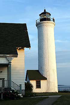 1811_Tibbetts_Point_Lighthouse