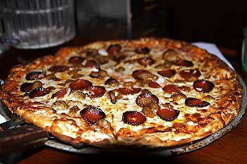 1666_Anchor_Bar_Pizza