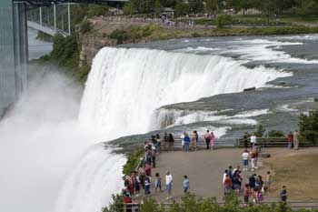 1695_Niagara_Falls